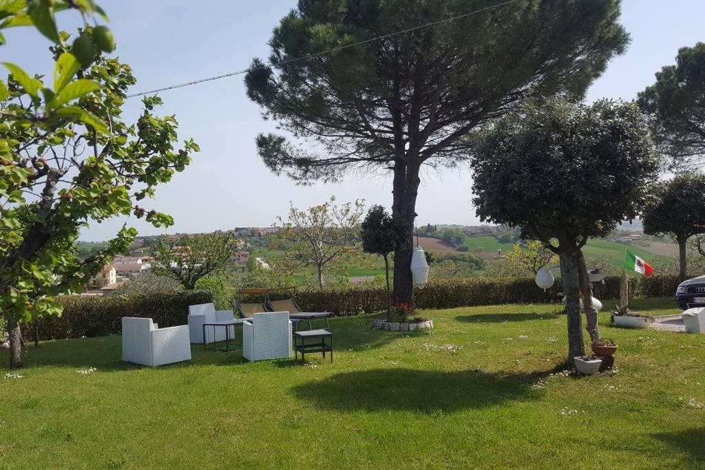 Bnb Fano Collina. La Pace Di Una Vacanza Piagge Exteriör bild